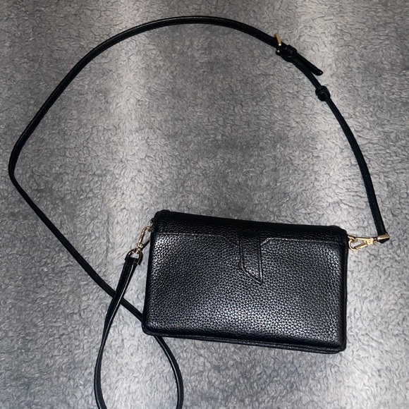 Michael Kors cross bag in excellent condition. - Picture 6 of 6